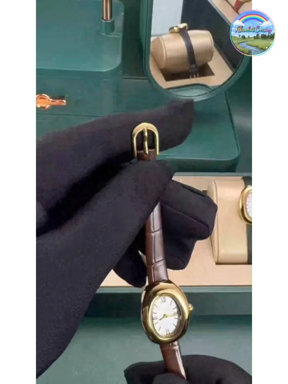 MASTOP Women's Quartz Bangle Watch - Elegant Oval Dial Gold-Tone Jewelry Style